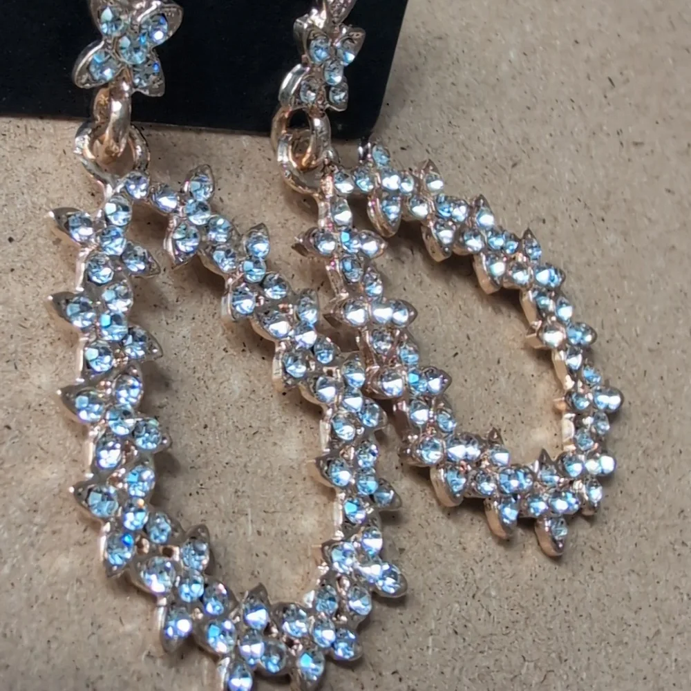 Elegant Gold Tone Floral Earrings